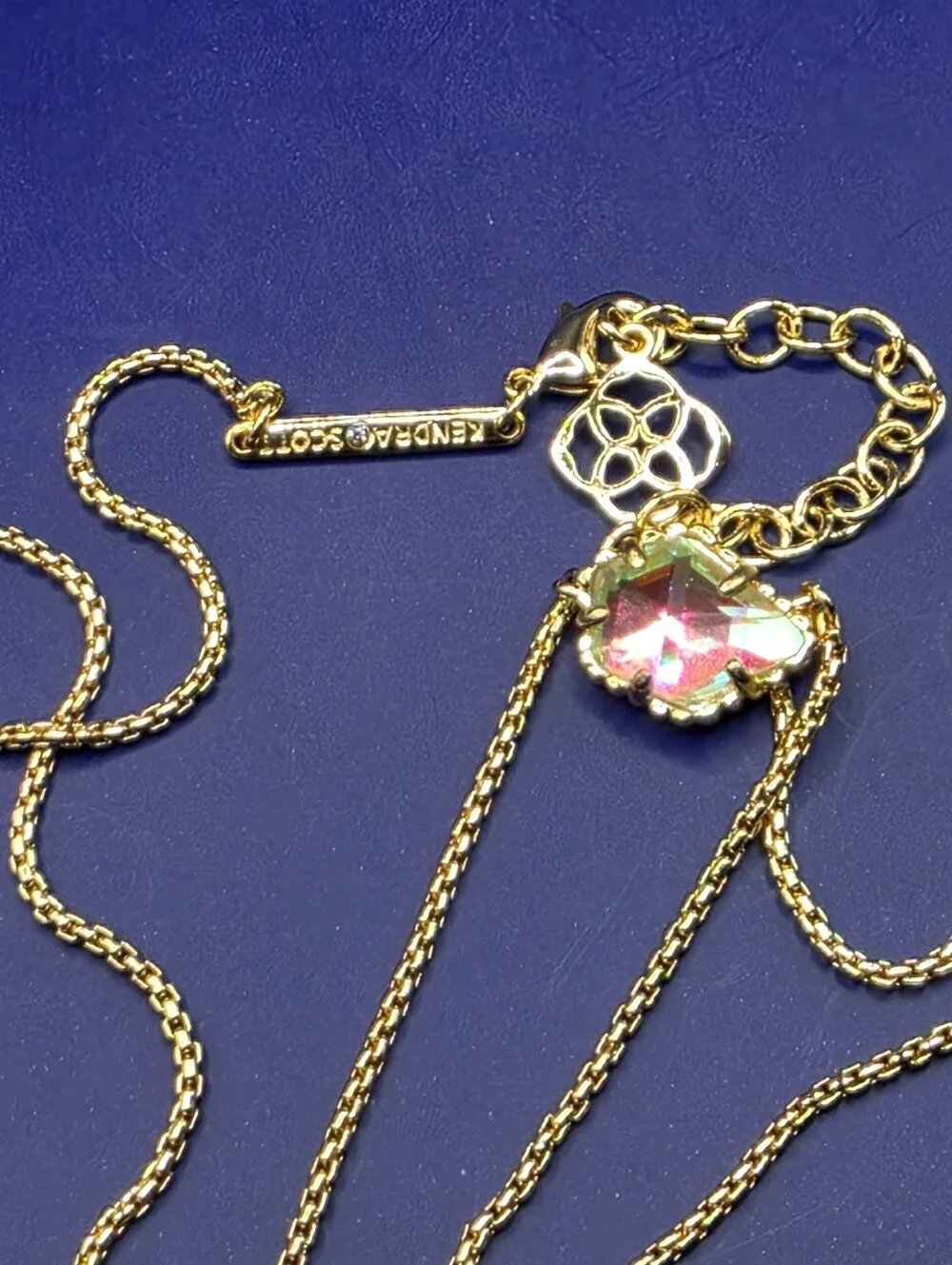 Kendra Scott Tessa Gold/Iridescent Pendant Necklace & Stud Earrings Set